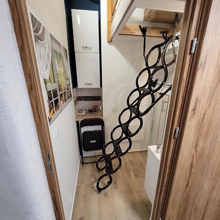 Micro Apartments 2,5 Qm - Najmniejsze Apartamenty Swiata 2,5 Mkw Cracóvia Exterior foto