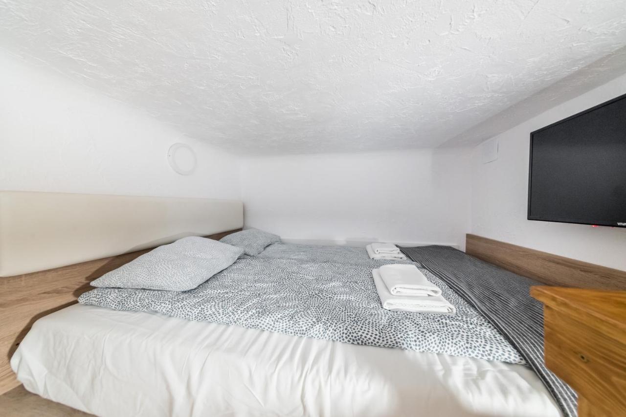 Micro Apartments 2,5 Qm - Najmniejsze Apartamenty Swiata 2,5 Mkw Cracóvia Exterior foto